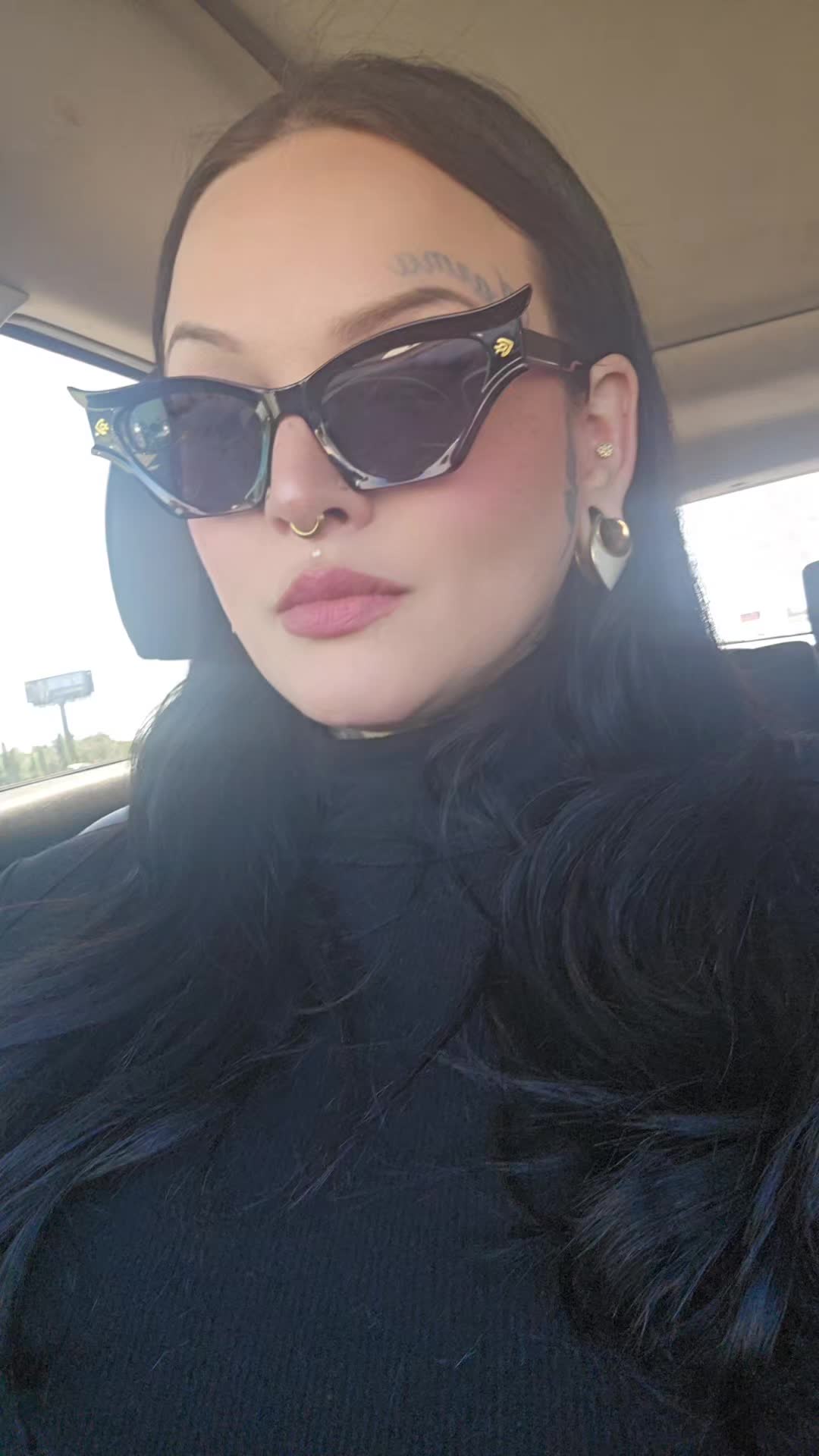 @Amber_pokesholes
