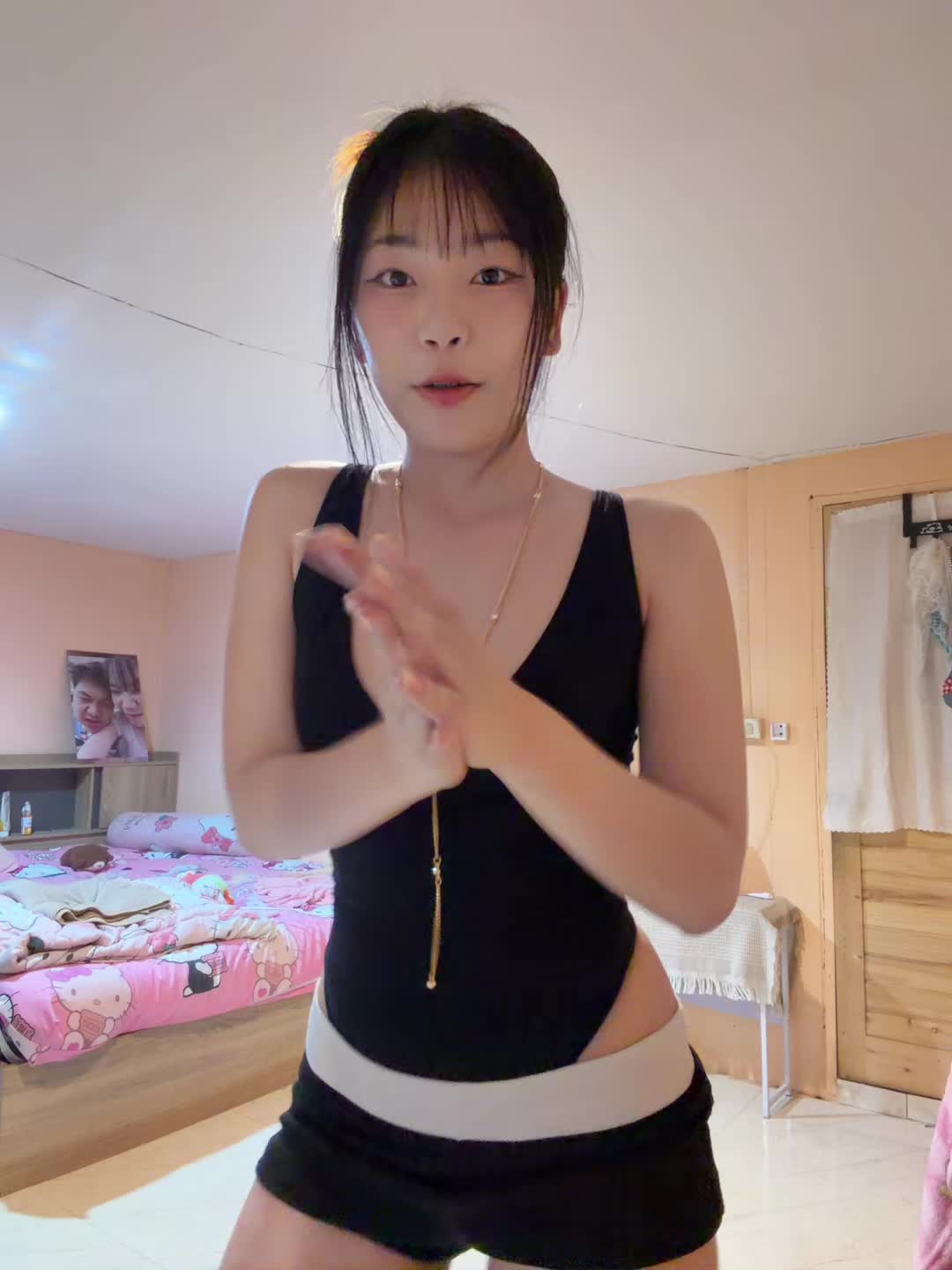 @แอ้นบินโชว์🦋 (340k)