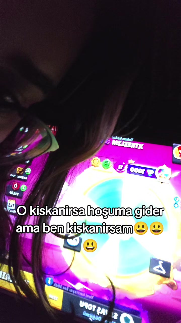 @Esr&aacute;🍫