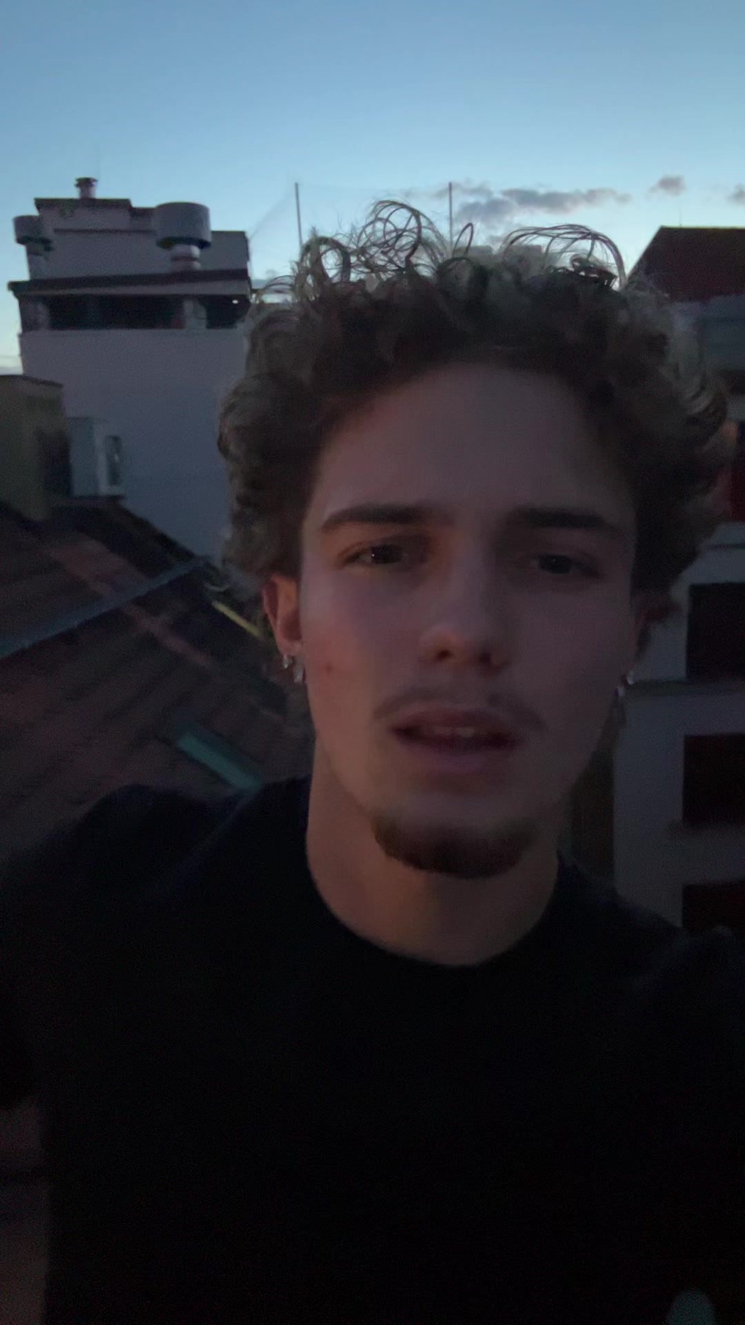 @Sqwimeee