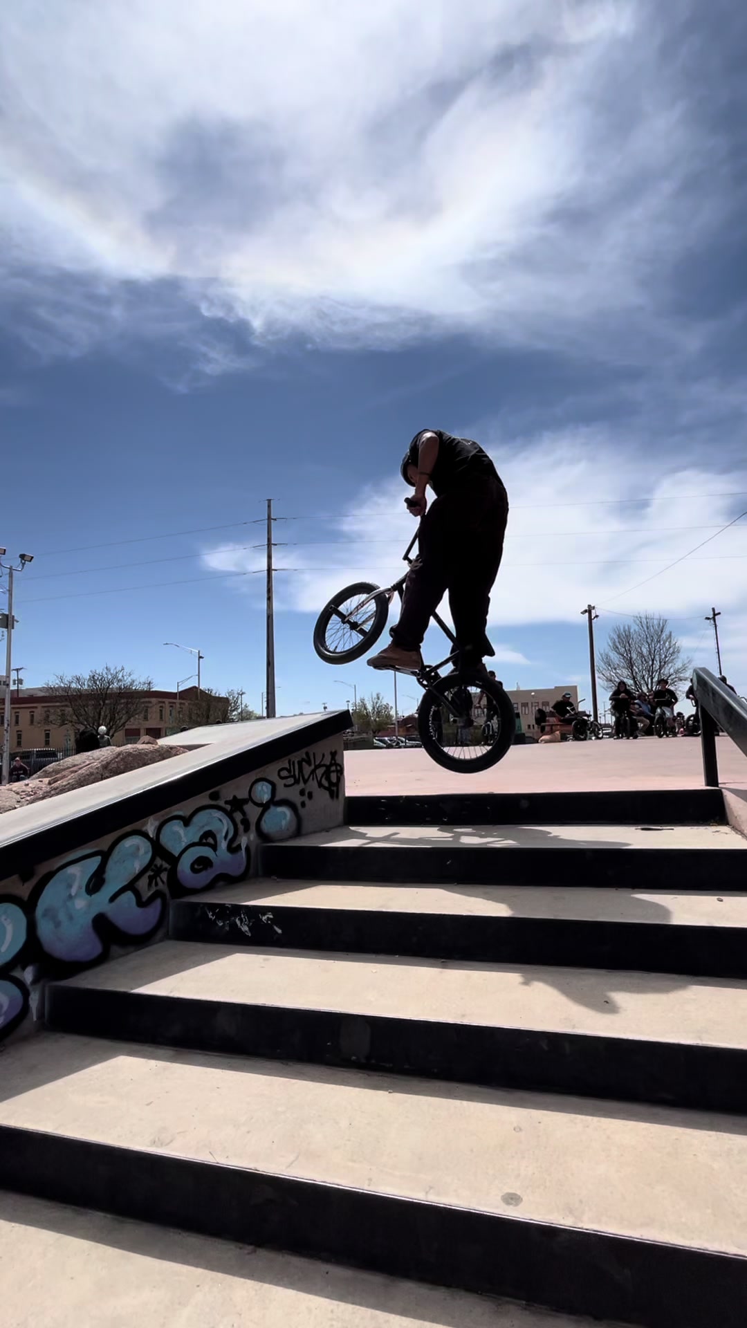 @_bmx_q