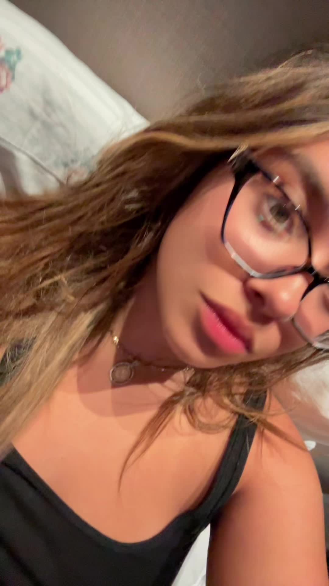 @bellaabrasill