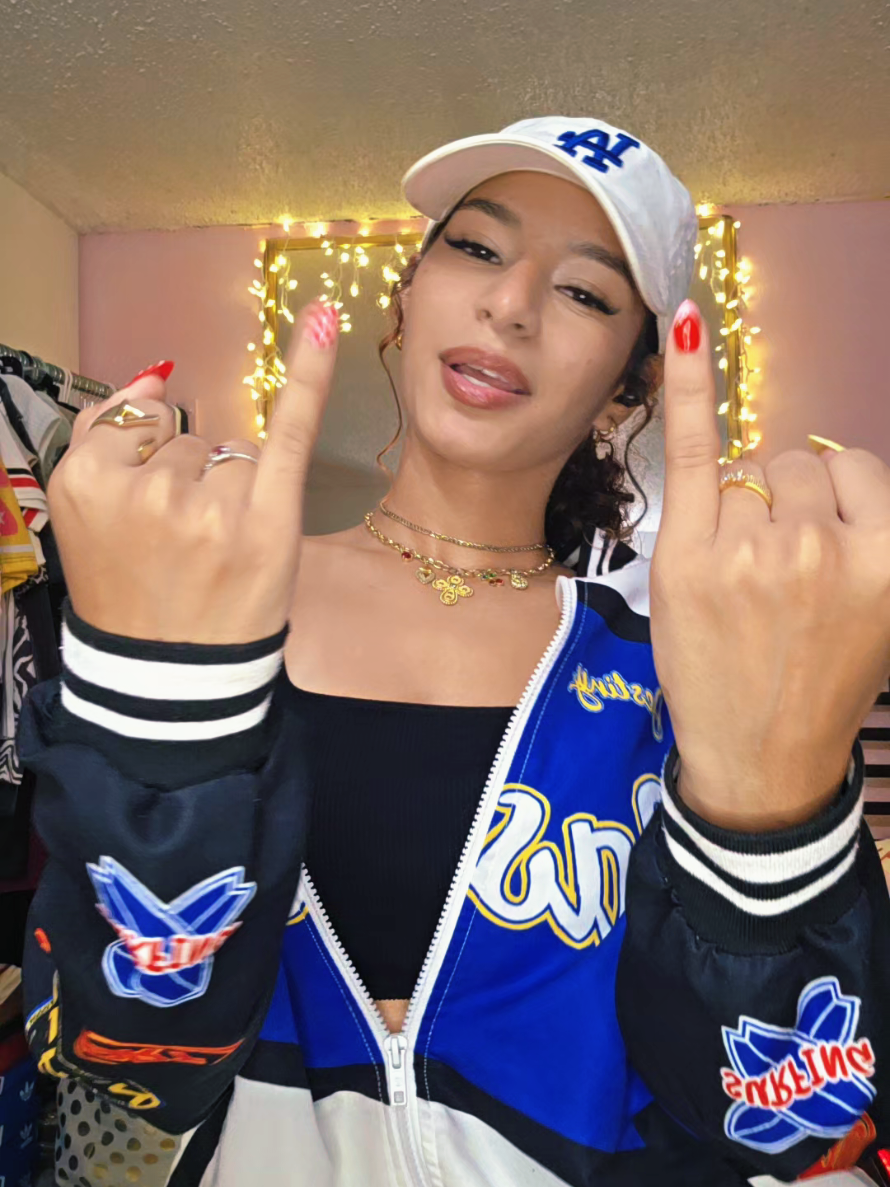 @👧🏽