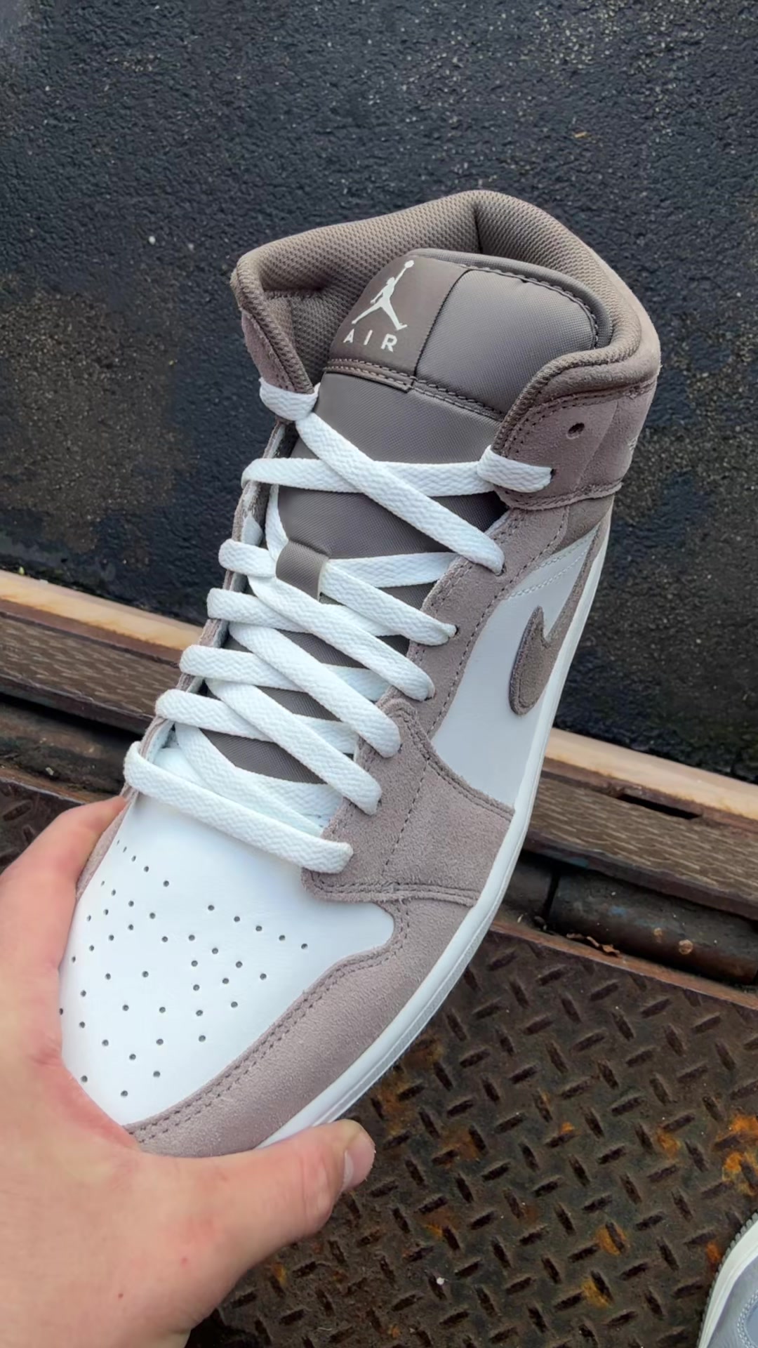@VERIFIED SNEAKER DEALS