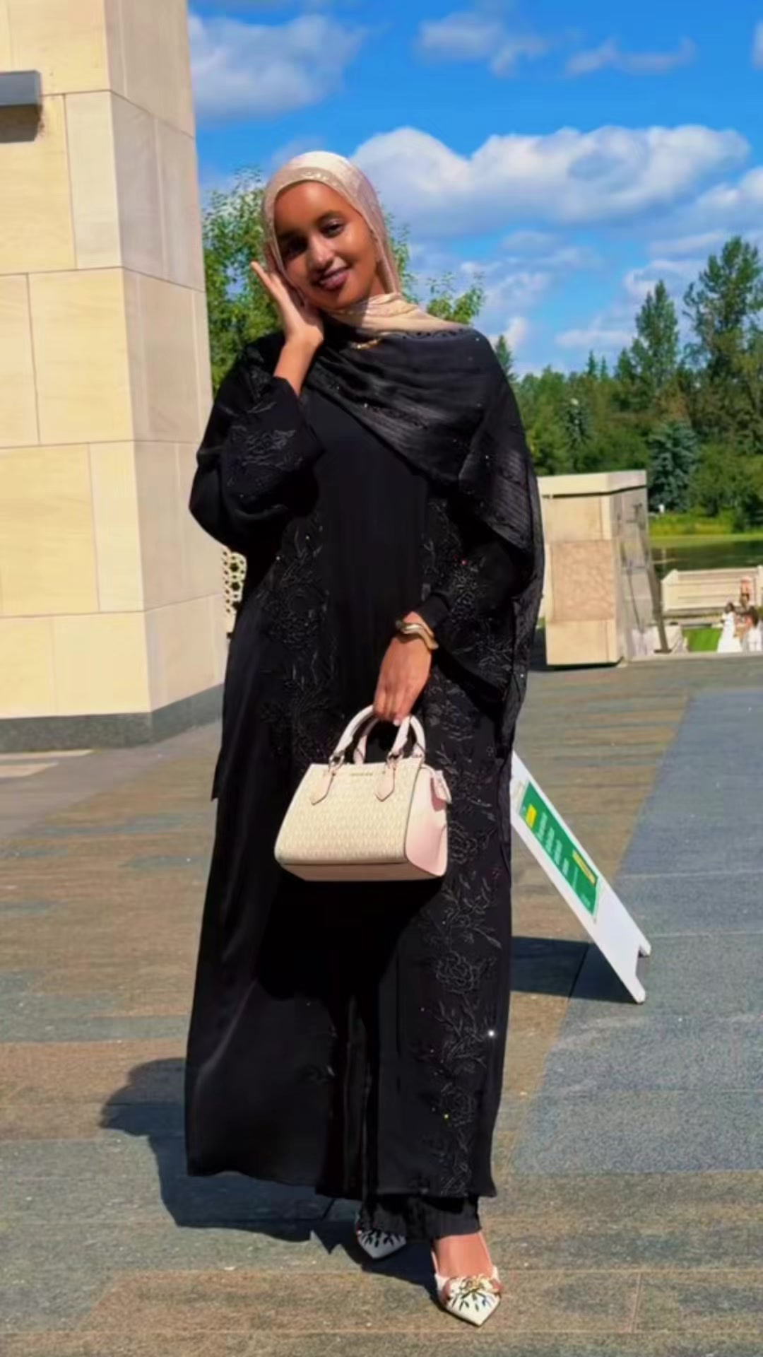 @Emrinab abaya collection