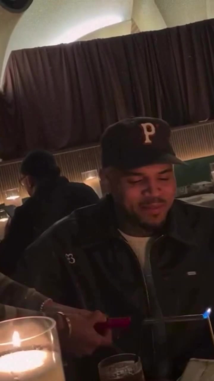 @IM NOT CHRIS BROWN