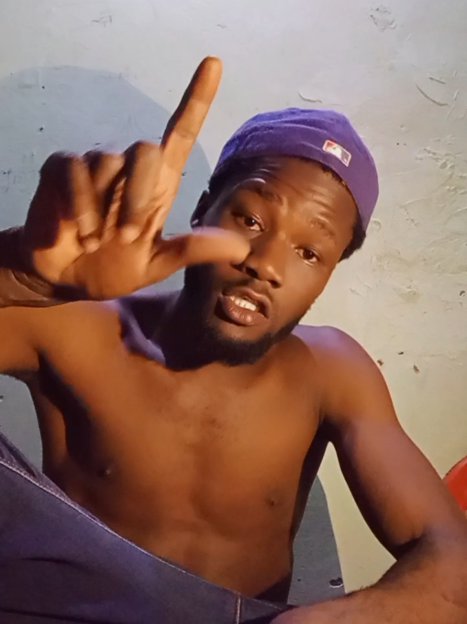@Geesucci ( 22 Thugga)