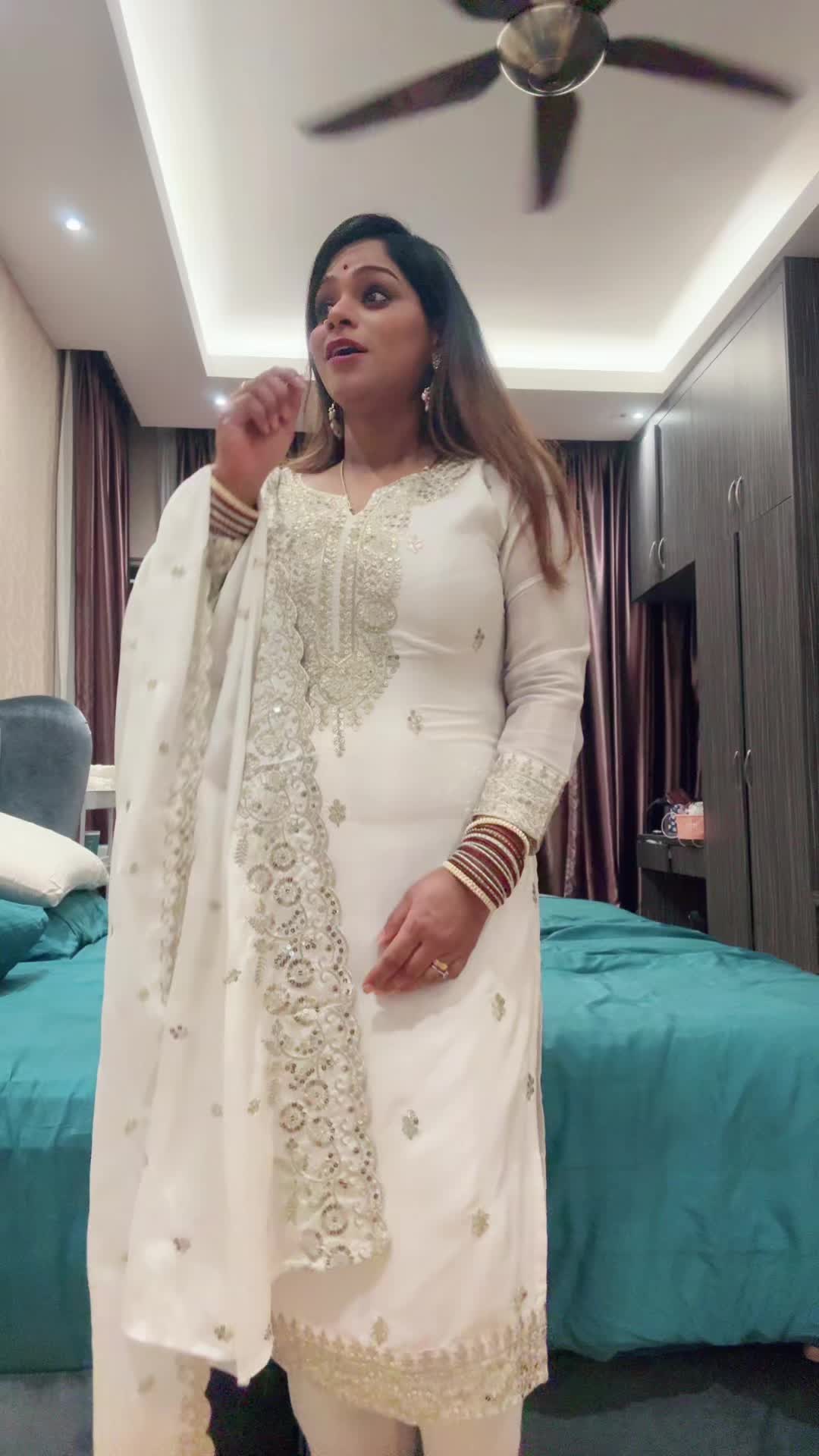 @DhanyaaR