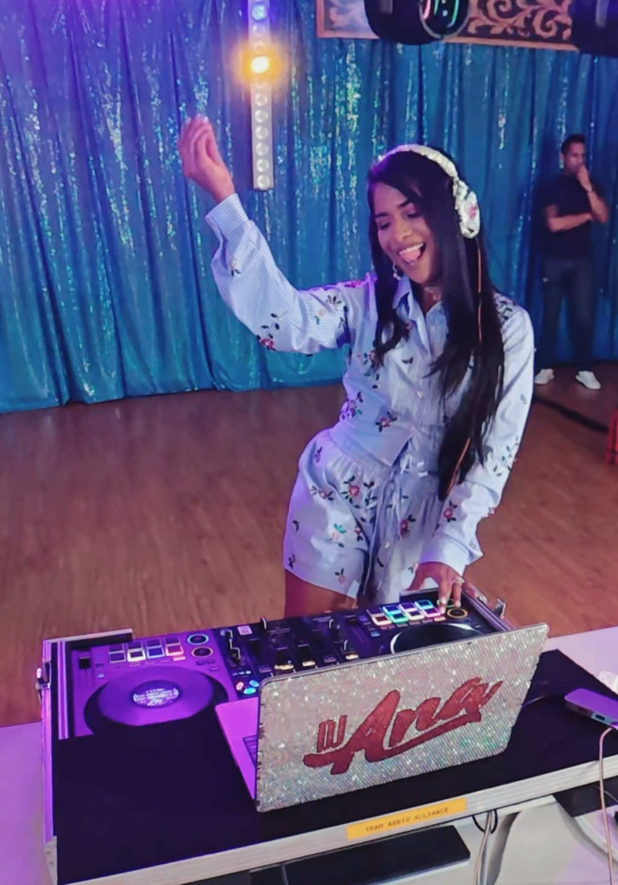 @Dj Ana