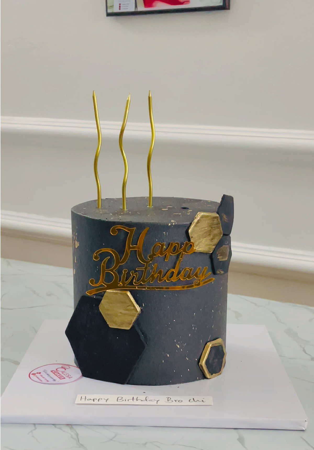 @calesacakes