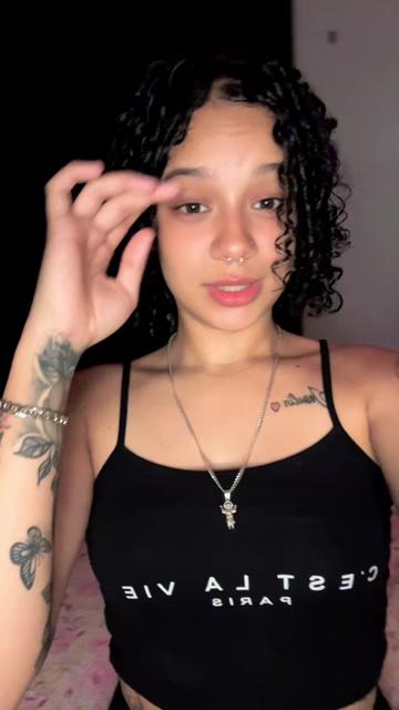 @Rosselyn_24