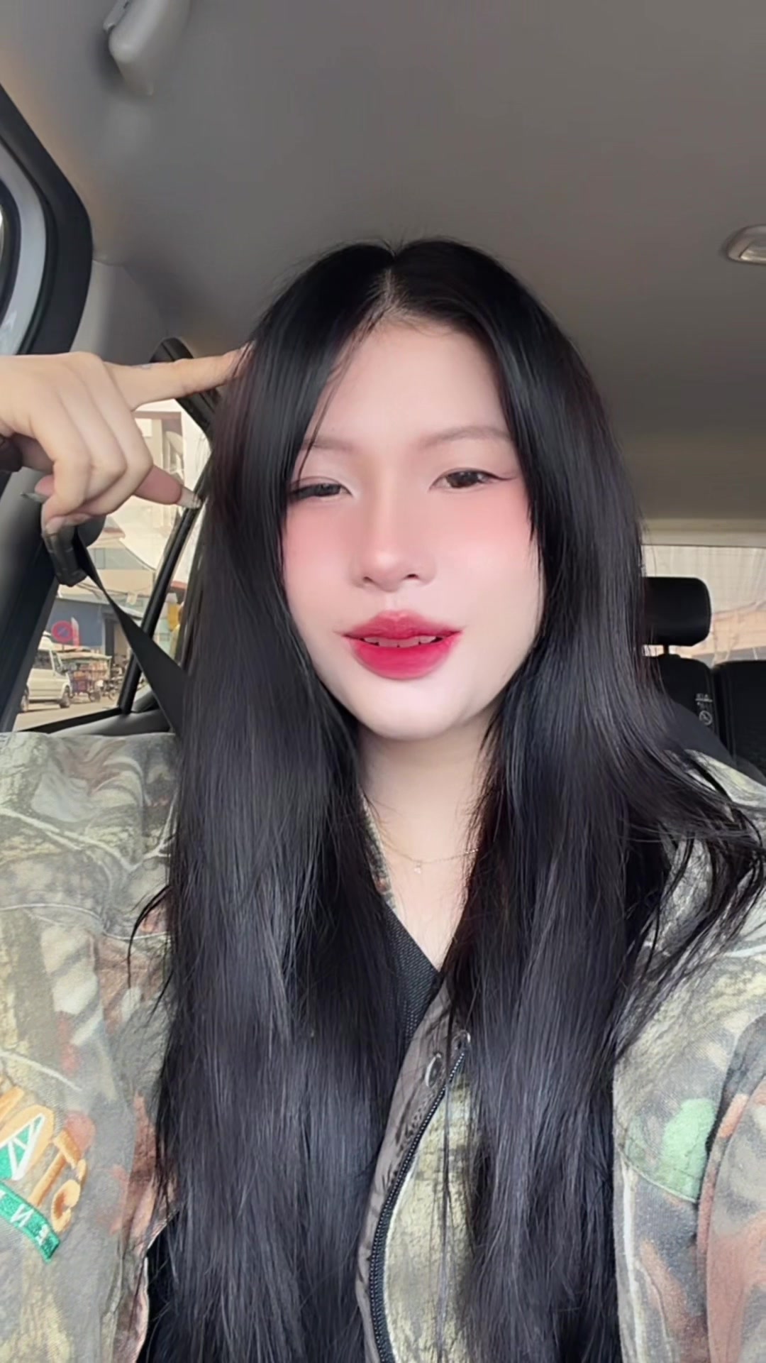 @Monika-ម៉ូនីកា