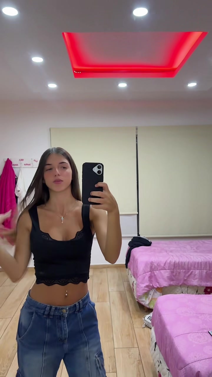 @✌️