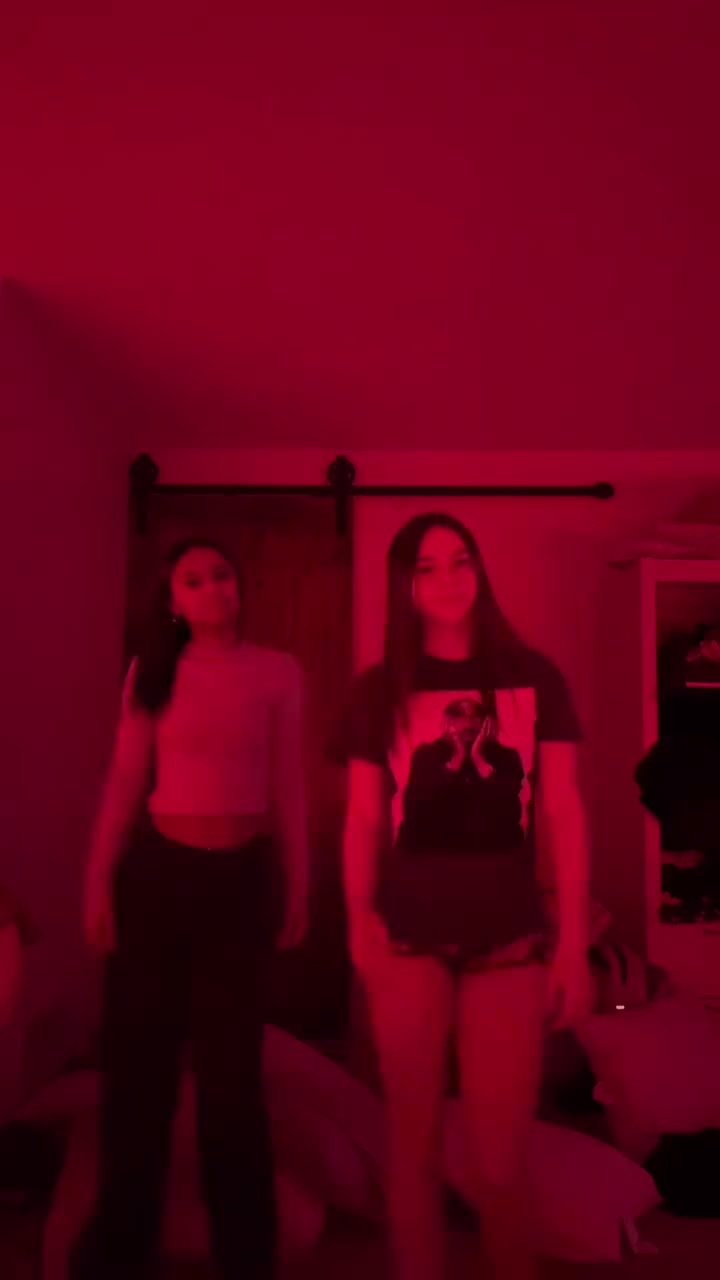 @Ava