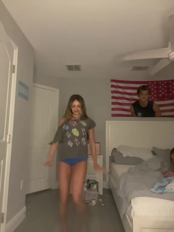 @⃟