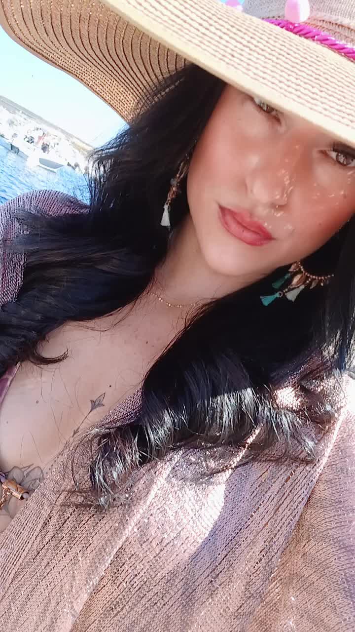 @Lucia Fontana