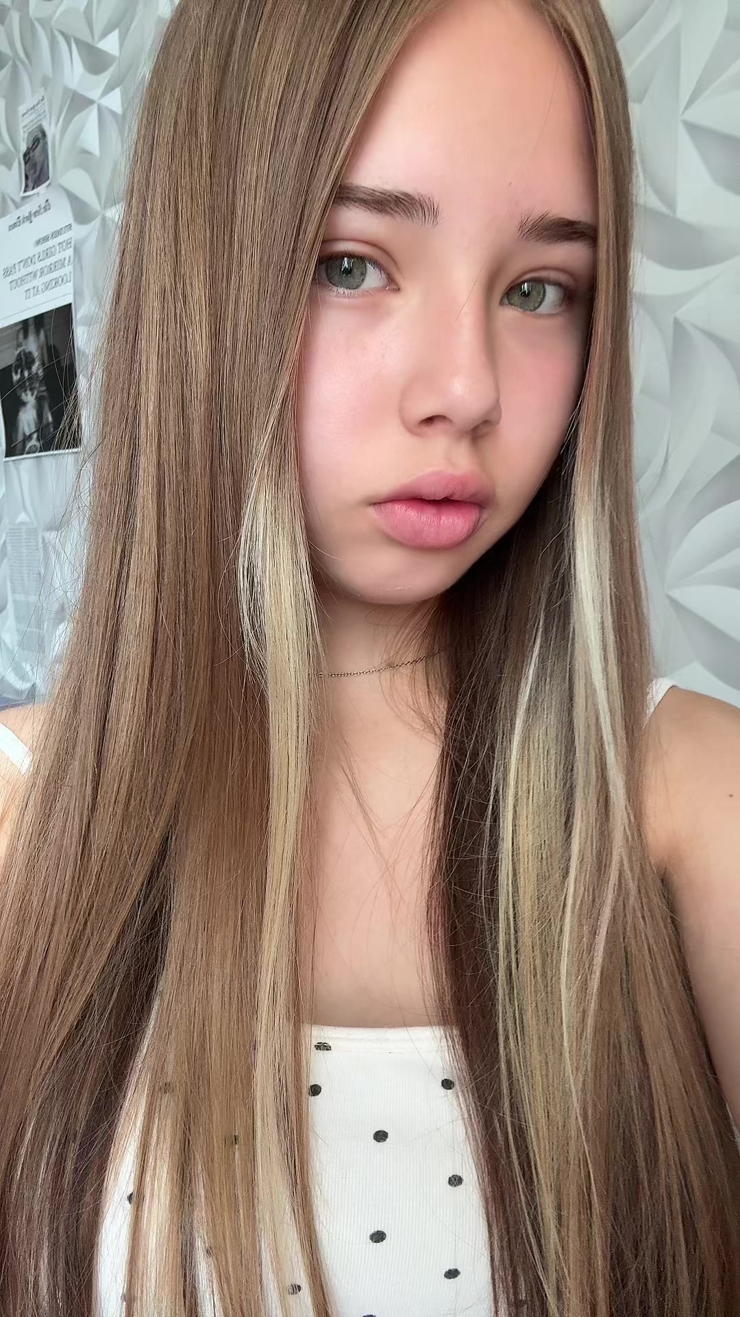 @👅