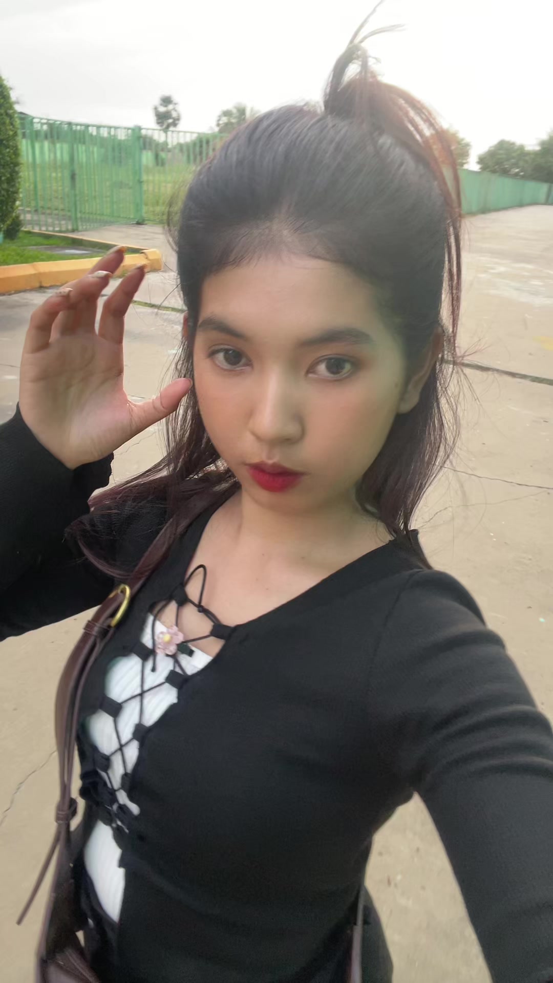 @๐ฆ๐nÜy nÜy ๐๐ฆ