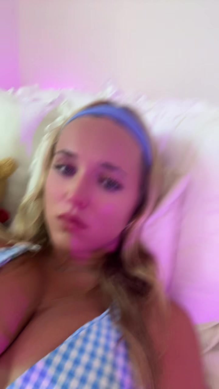 @emmaborinn
