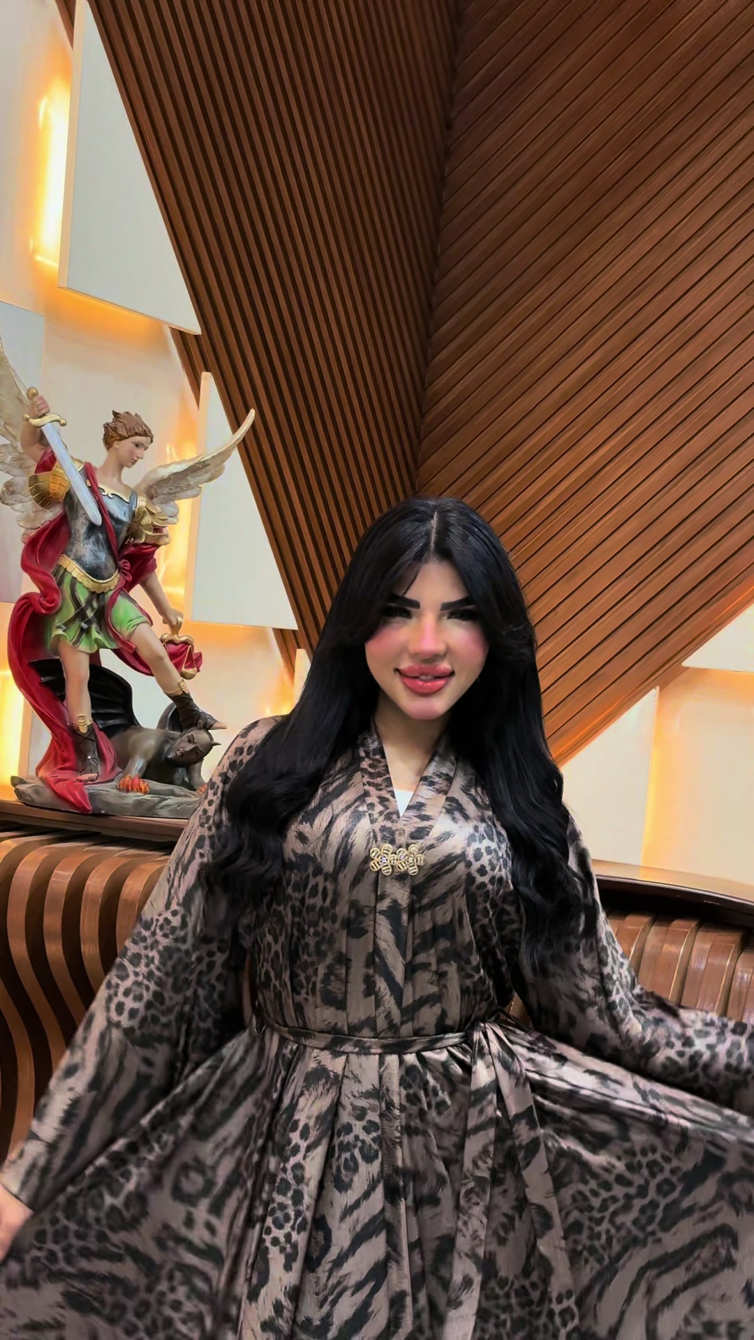 @سنتر سنيوريتا للعبايات الخليجي