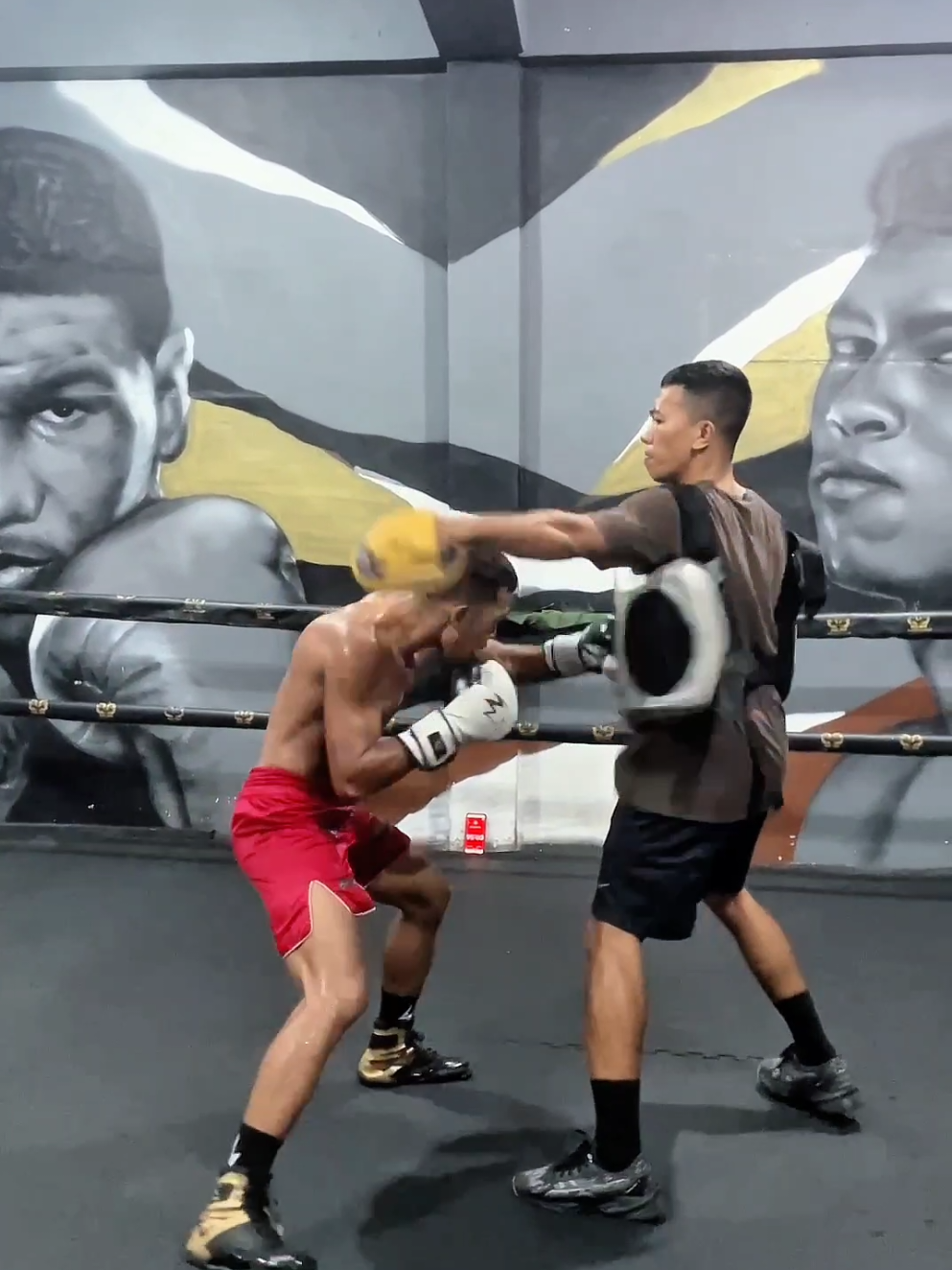 @overhand☢️