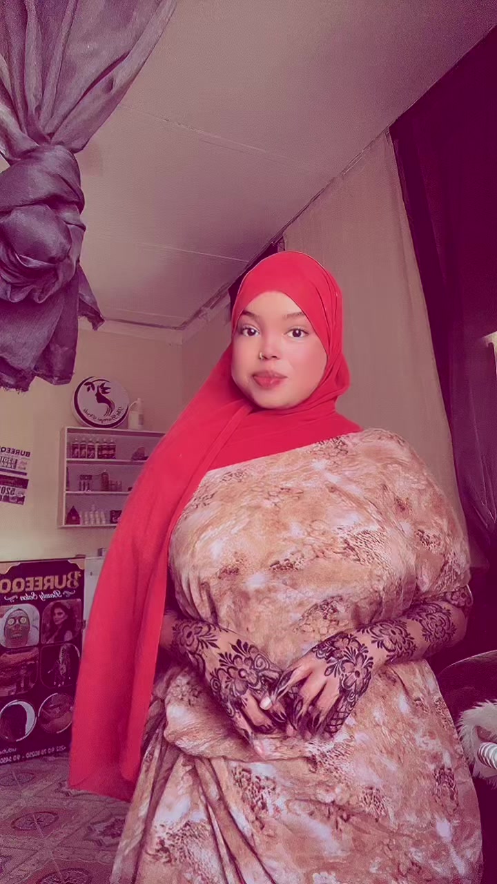 @ismahan.Dheman 👸🏻🖤🇸🇱