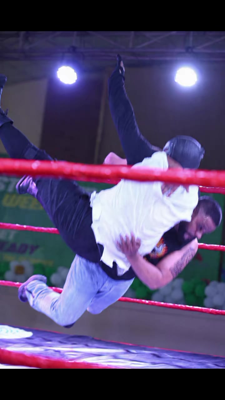 @Rockaag wrestler