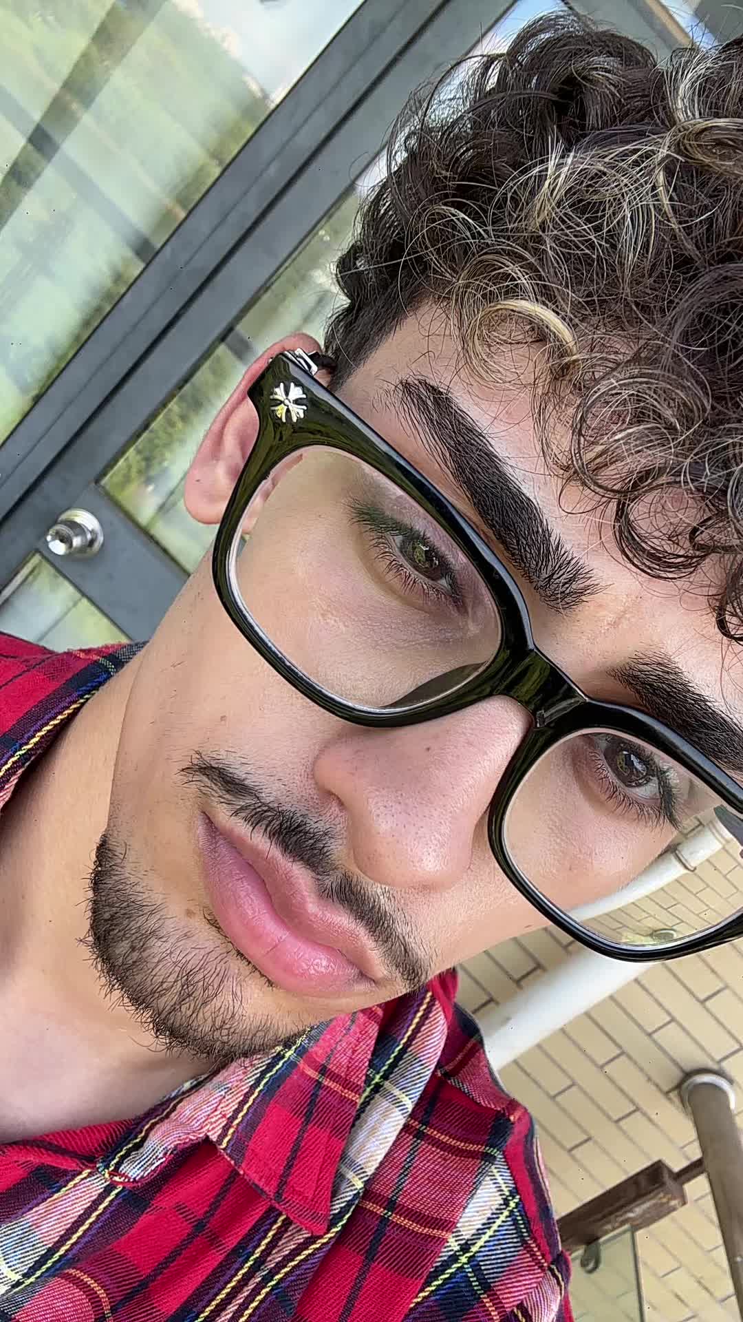 @AK🧛🏽