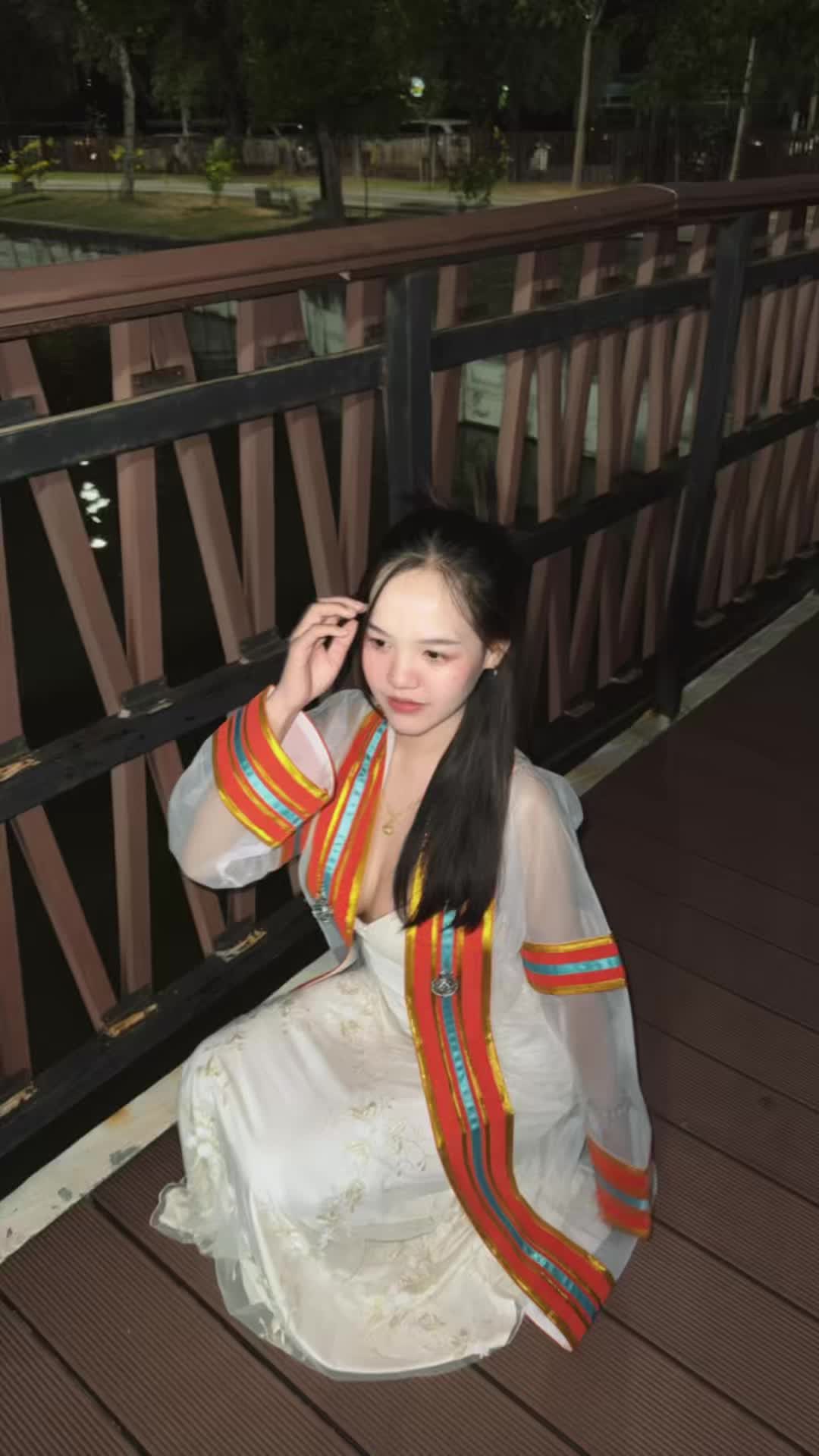@ชาลิ