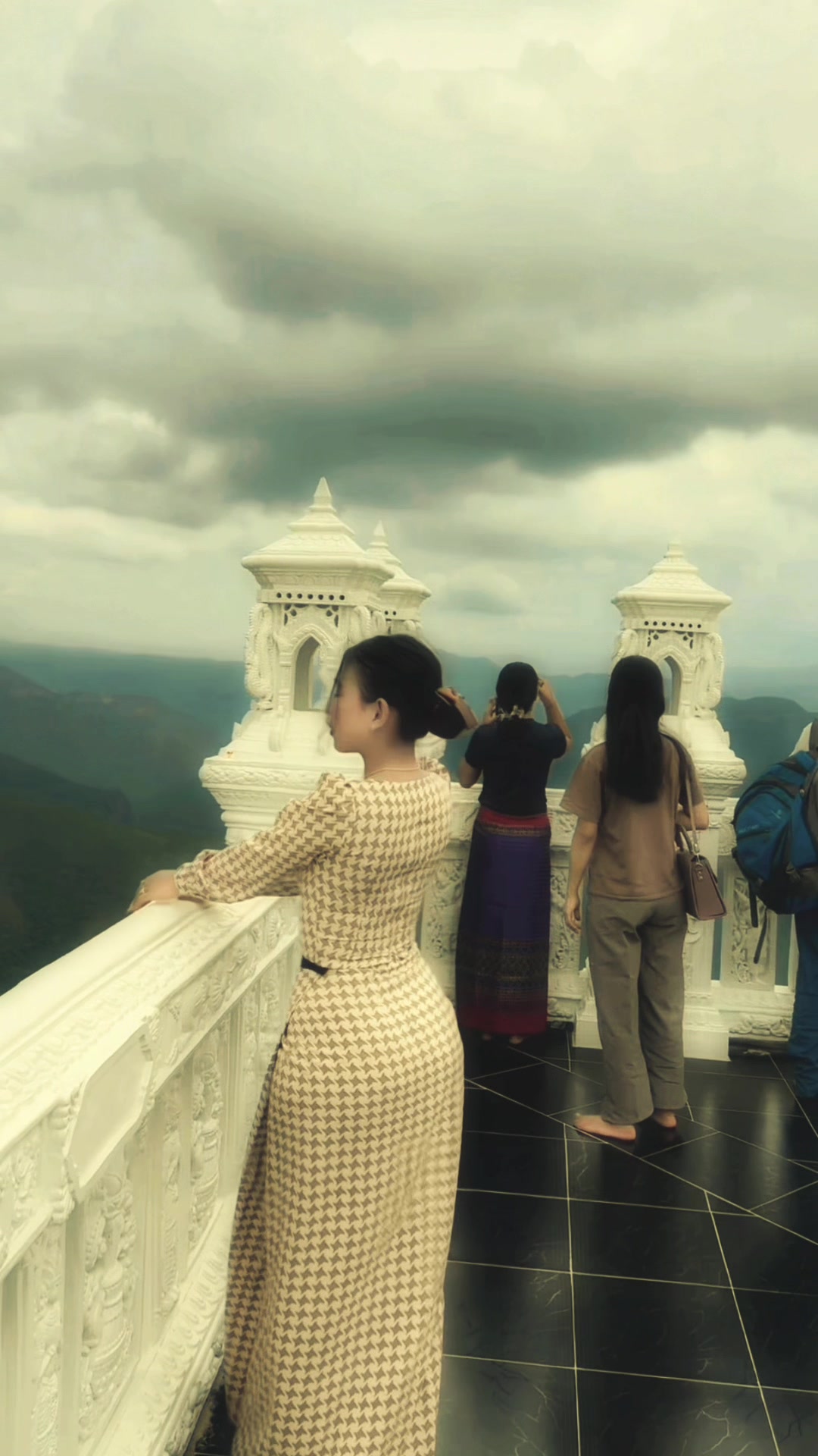 @Thandarkyaw