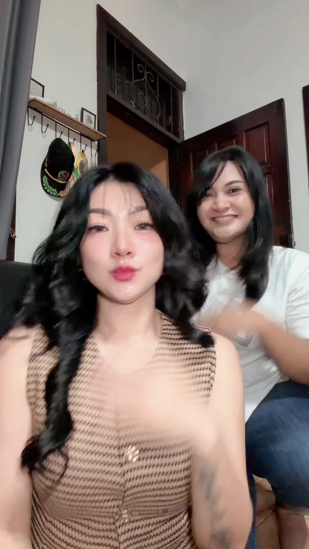 @AMW