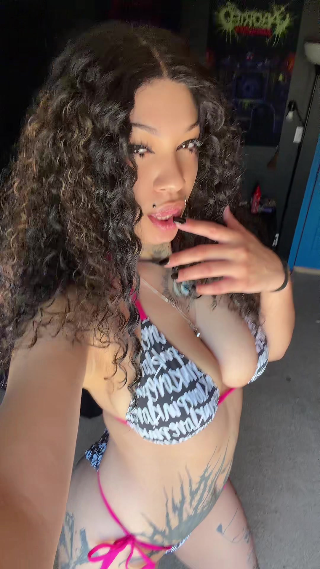 @Z 🦴