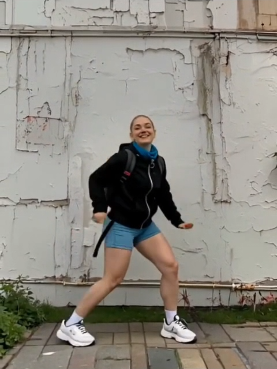 @AnnaCrow