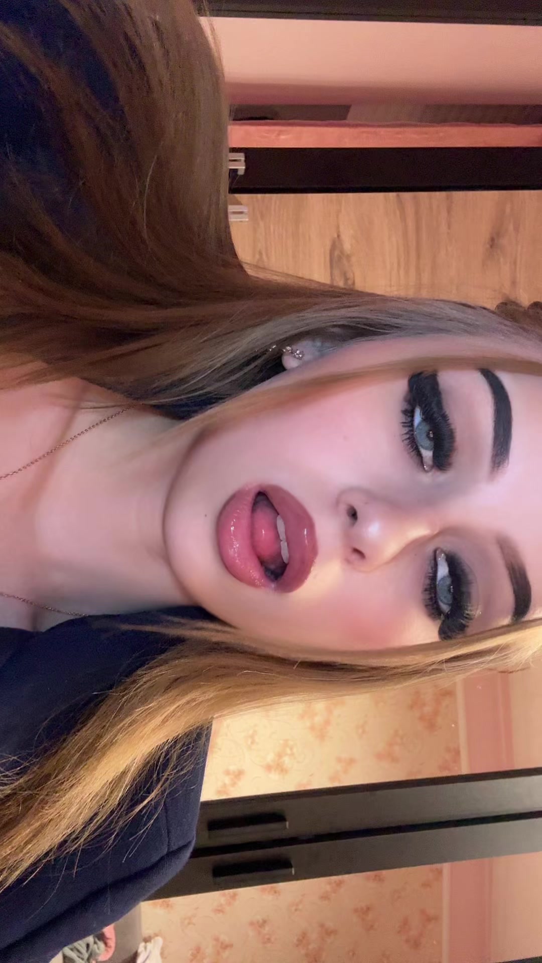 @Lili&agrave;na szem&eacute;lyesen🐆😝