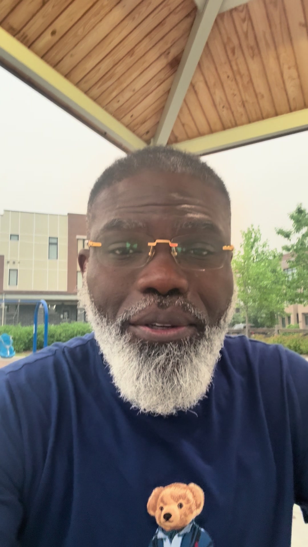 @R&eacute;v&eacute;rend Francis Ngawala