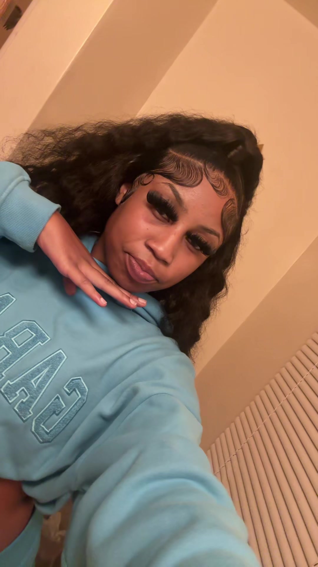 @rayneezy