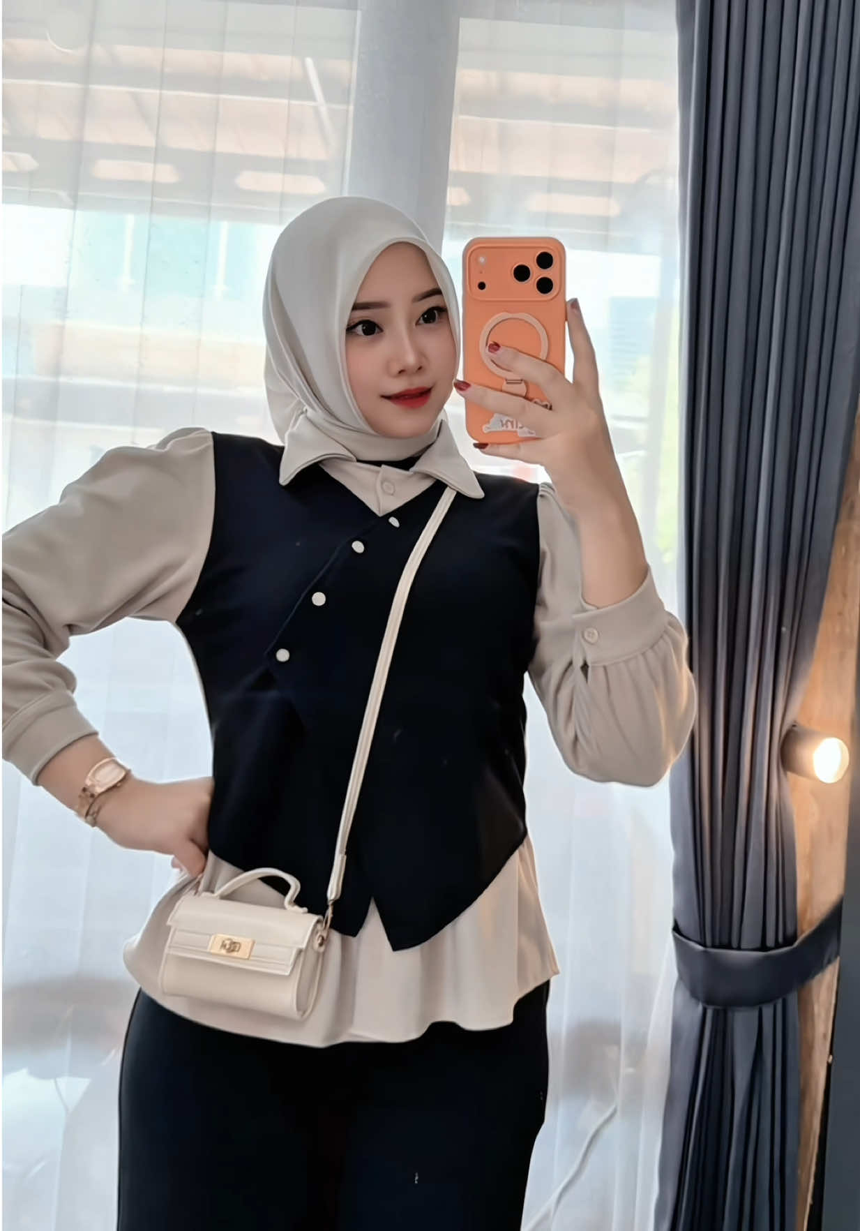 @ApinSiti