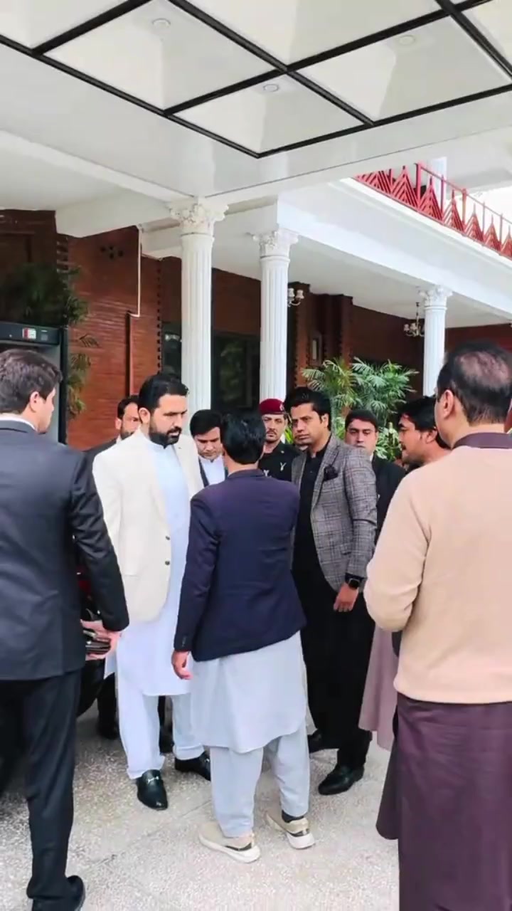 @Mehran khan 💫