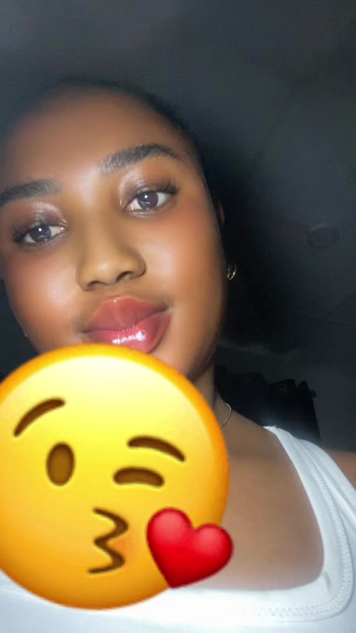 @OLUWASEUN🌸🍭🎀