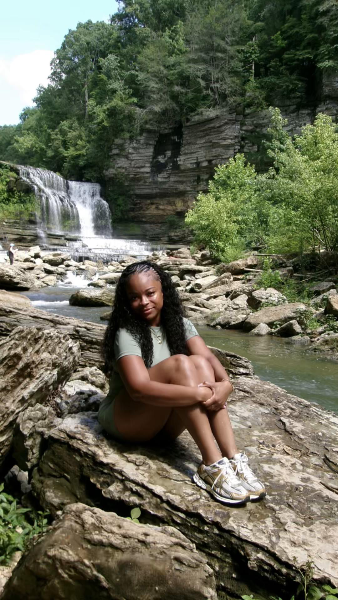 @QUEENCHANISE ♛
