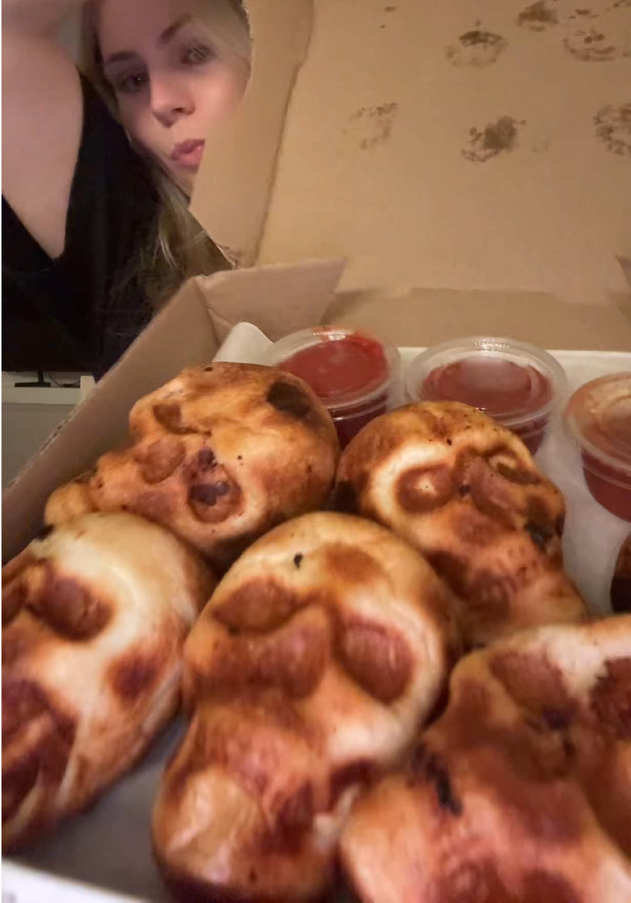 @EmspensiveEmily