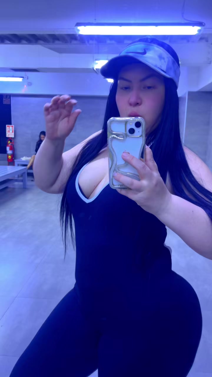 @Desi la Diva🍑🍑