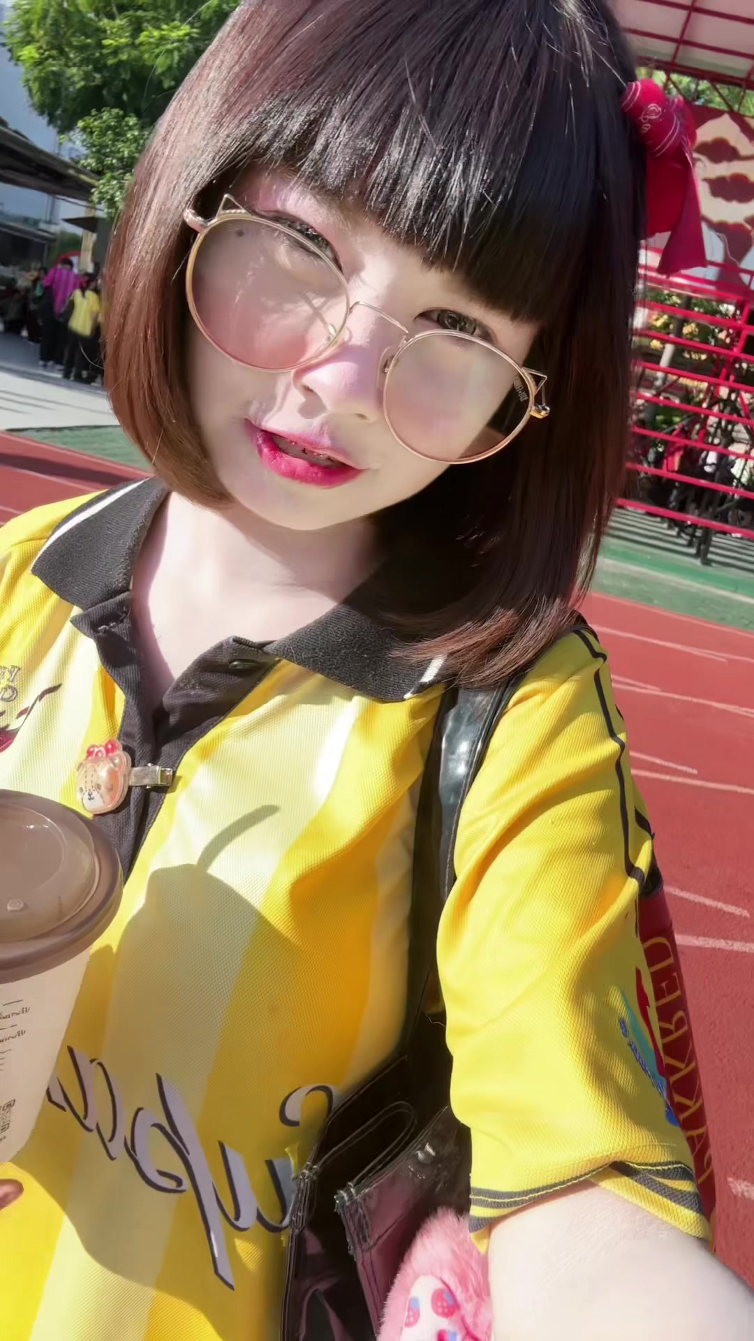 @รู้ไหมทำไมกูถึงใส่เเว่น😏😏