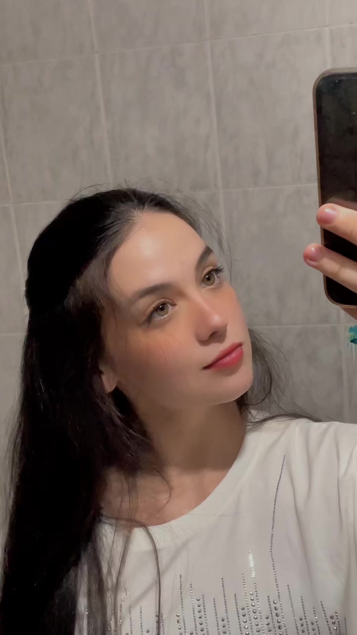 @Larita✨