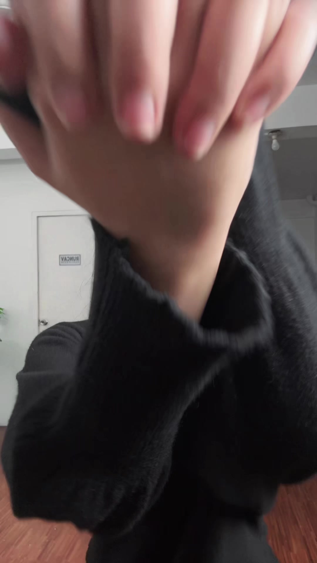 @Elahh