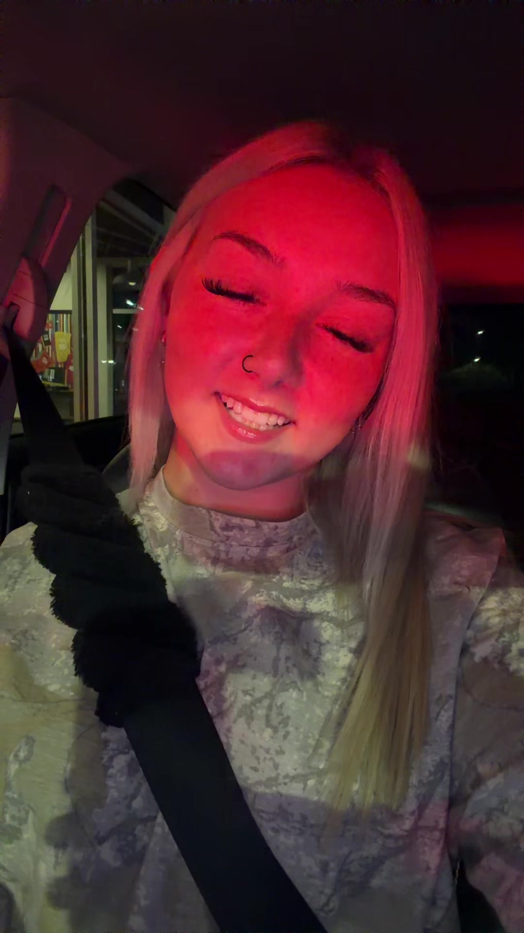 @whatthehellie02