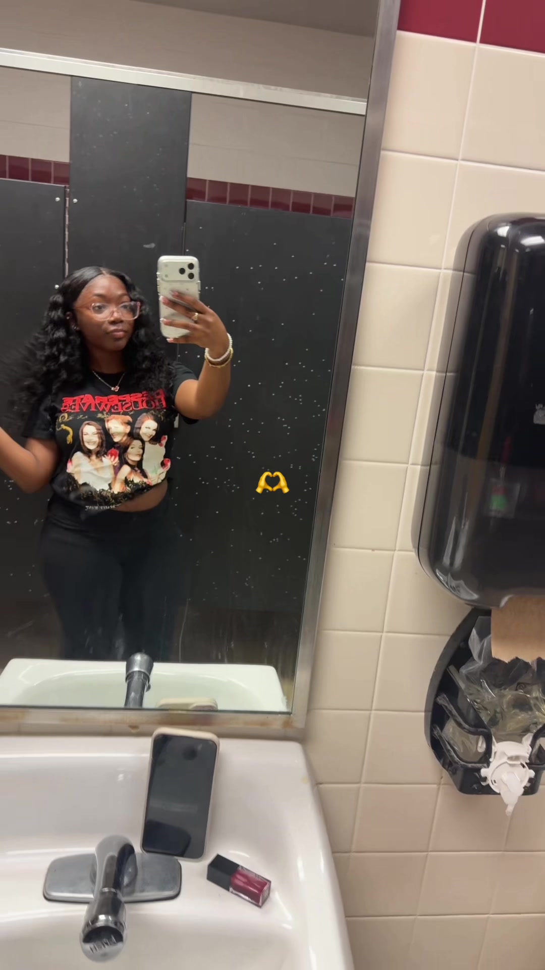 @ishanynicolee