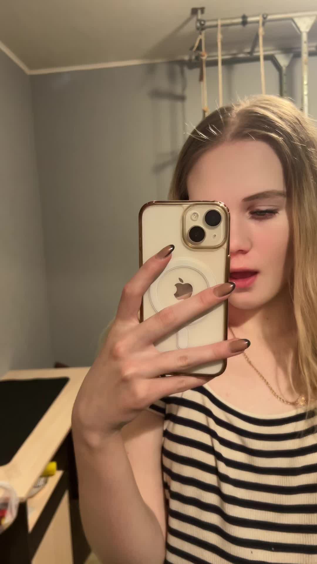 @😈