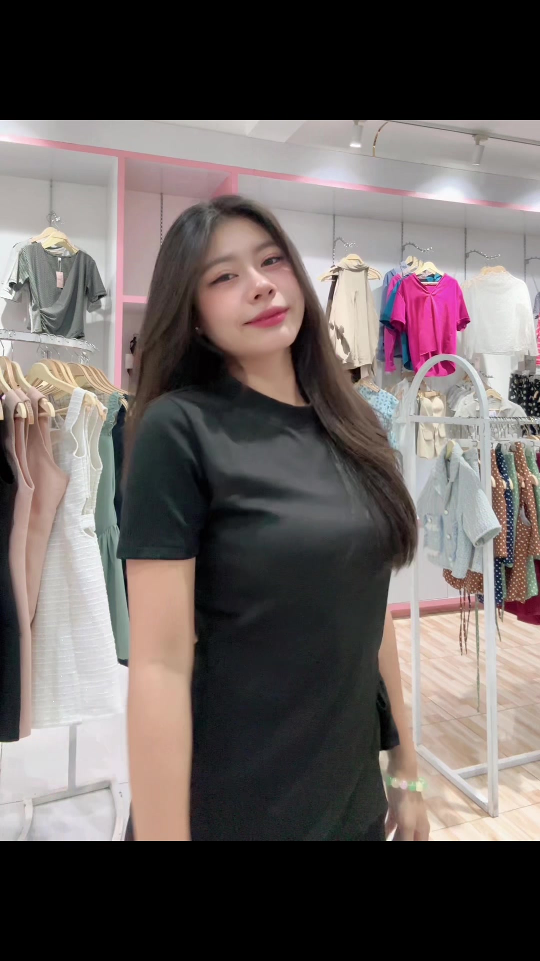 @MAY KHA LWIN🍓