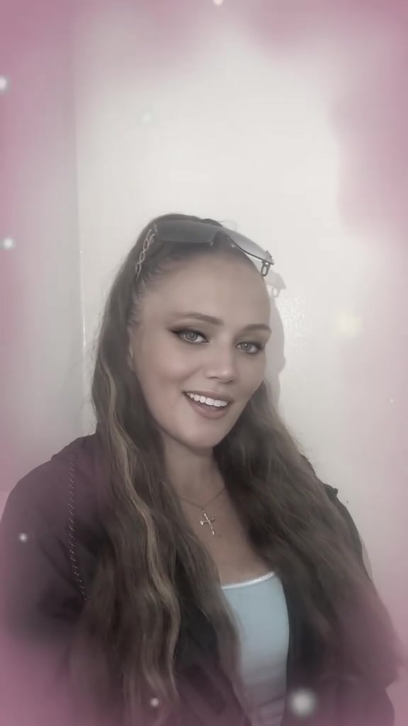@𝒬𝓊𝑒𝑒𝓃𝐹𝑒𝓁𝒾𝒸𝒾𝒶❤️